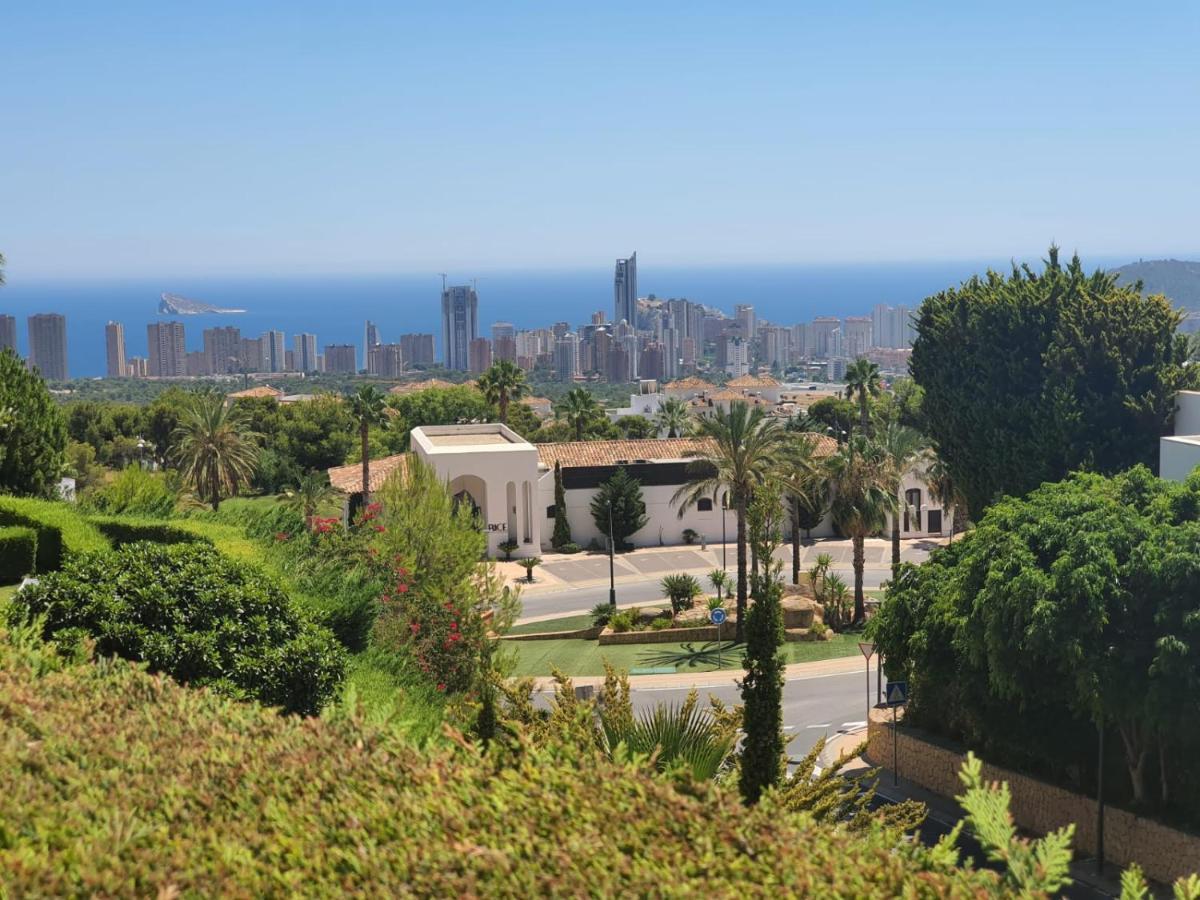Luxyry Apartament Benidorm ฟีเนสตรัต ภายนอก รูปภาพ