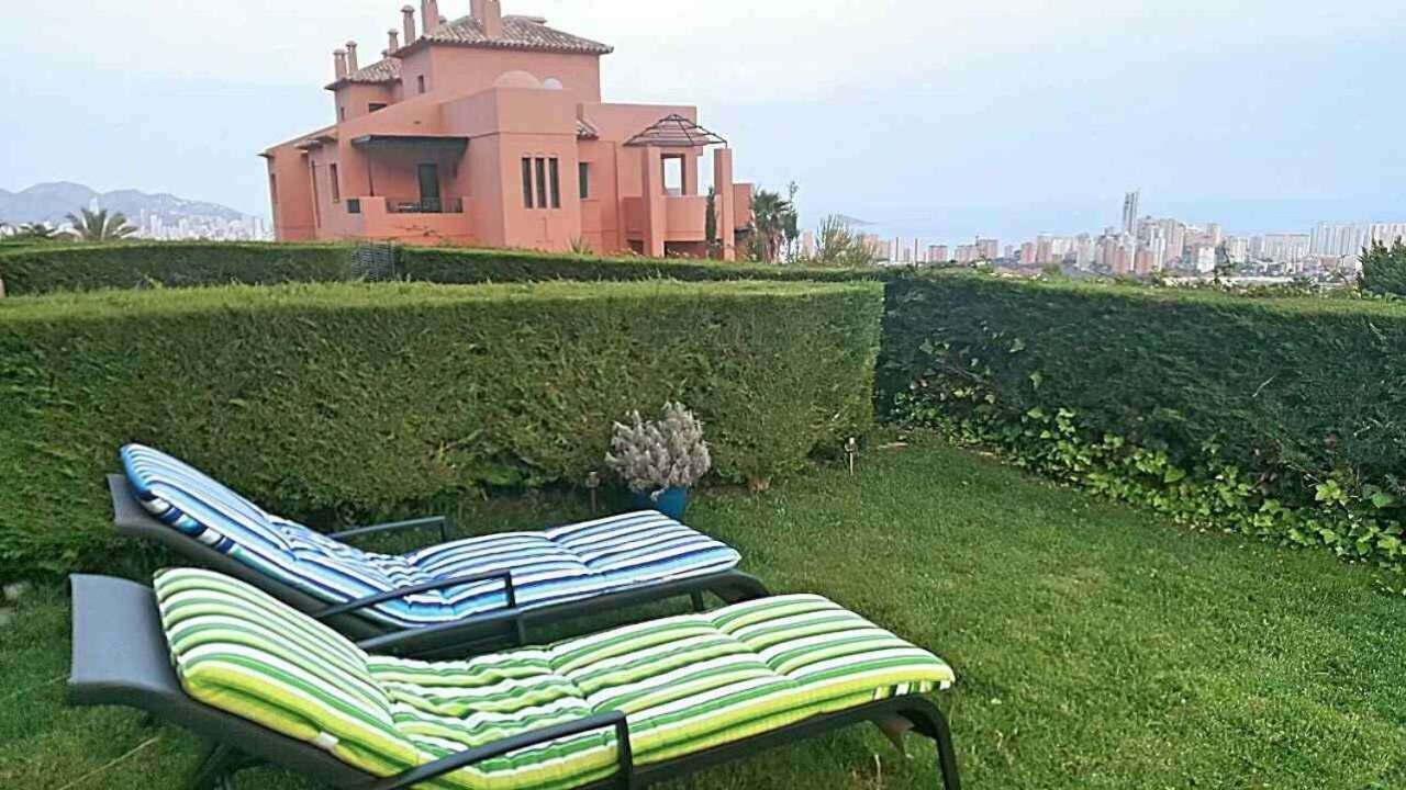 Luxyry Apartament Benidorm ฟีเนสตรัต ภายนอก รูปภาพ